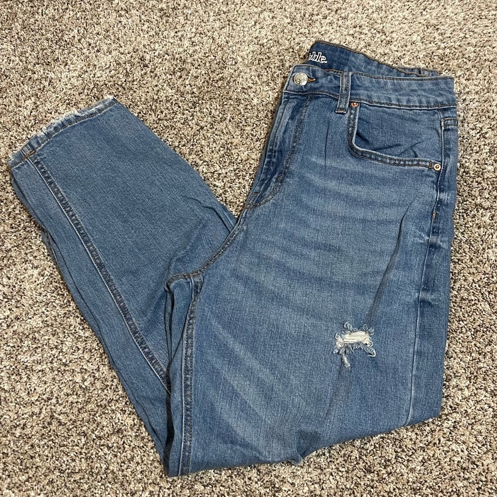 NEW! Wild Fable High Rise Distressed Cropped Mom Jean 10 - Picture 4 of 9